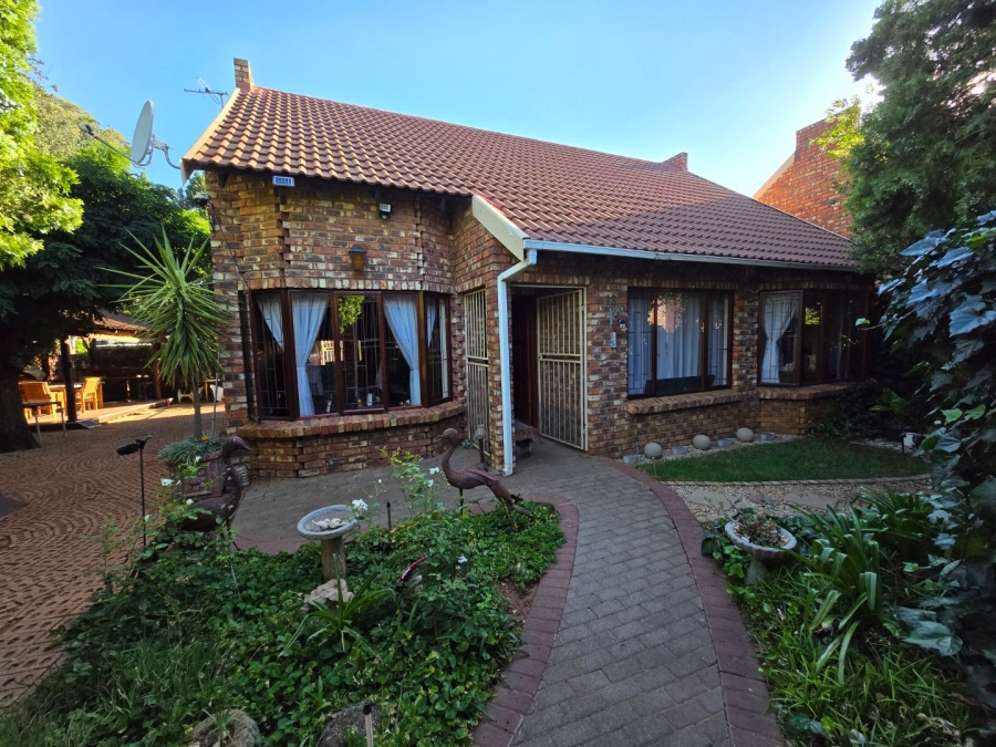 3 Bedroom Property for Sale in Langenhovenpark Free State